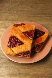 Tarte de Linz (épeautre, amandes, framboises) - 300 g  (2 parts)